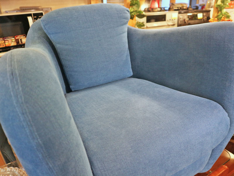 イデー IDEE ミニミラーアームチェア MINI MILLER ARM CHAIR 一人掛けソファ ブルー ～ころんと可愛いちっちゃな特等席～ 【 買取と販売とレンタルのお店 】 家具を