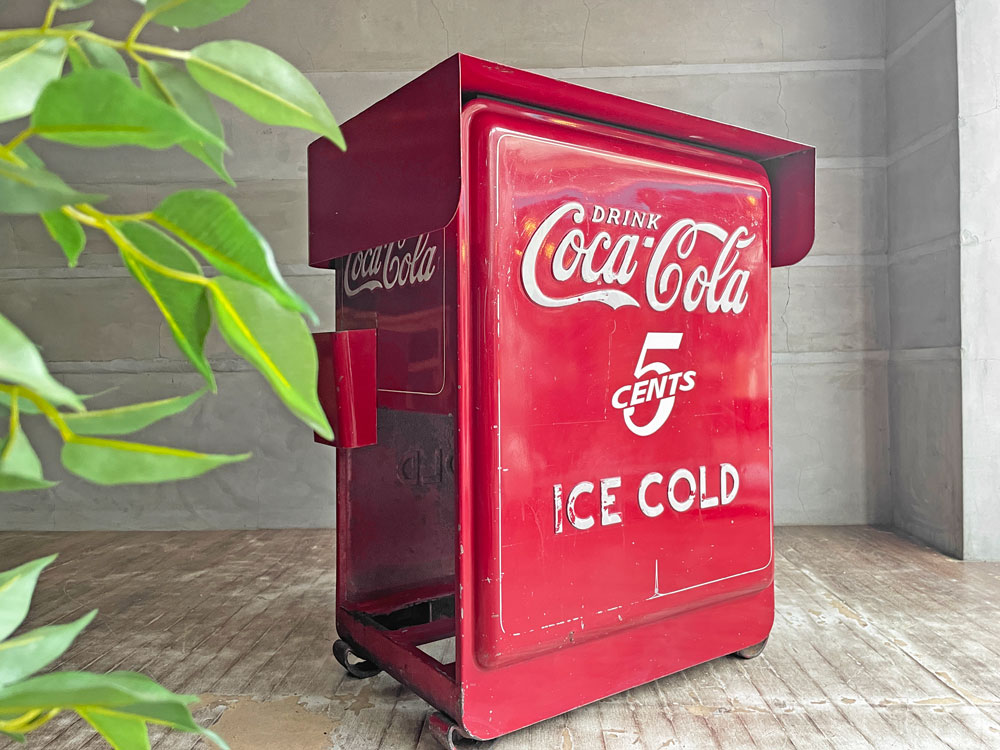 コカ・コーラ Coca-Cola エンボスロゴ 冷蔵ケース ボトルクーラー ボトルオープナー付き ディスプレイトレー付き 店舗什器 USレトロ 希少  ～風変わりなアイテムいかがでしょうか？～ | 家具を売るならTOKYO RECYCLE imption家具を売るならTOKYO RECYCLE  imption